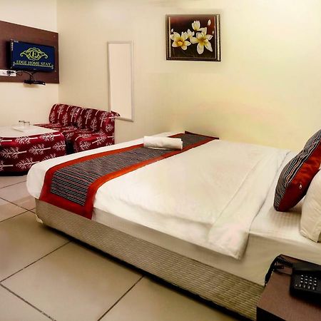 Airport Hotel Edge Home Stay New Delhi Exterior foto