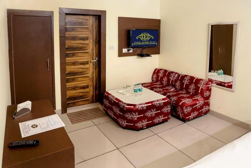 Airport Hotel Edge Home Stay New Delhi Exterior foto