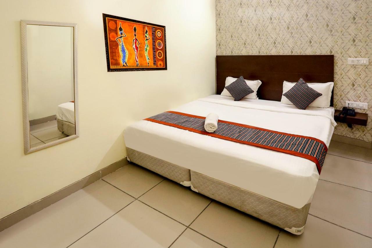 Airport Hotel Edge Home Stay New Delhi Exterior foto