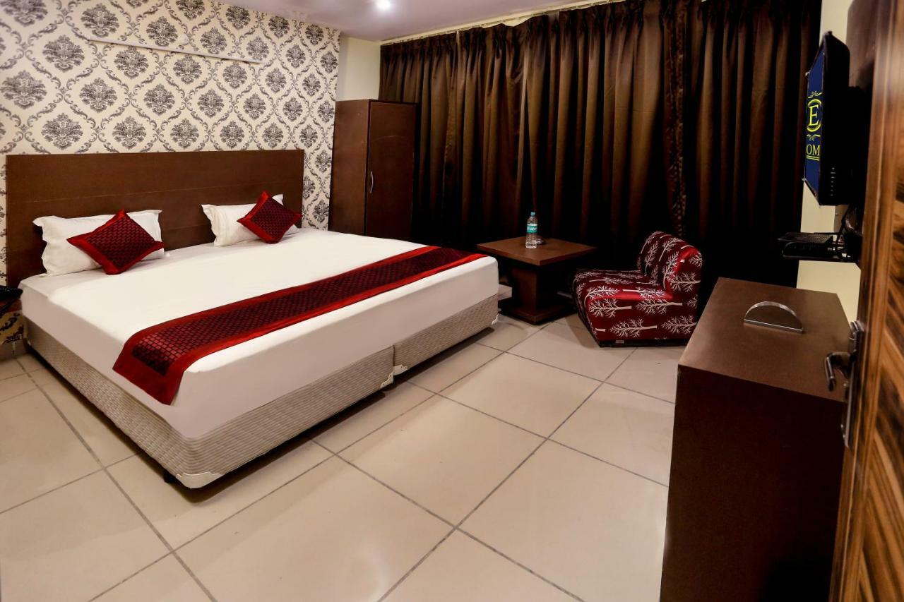 Airport Hotel Edge Home Stay New Delhi Exterior foto