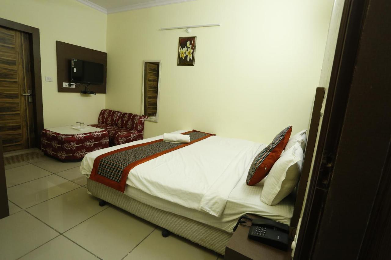 Airport Hotel Edge Home Stay New Delhi Exterior foto